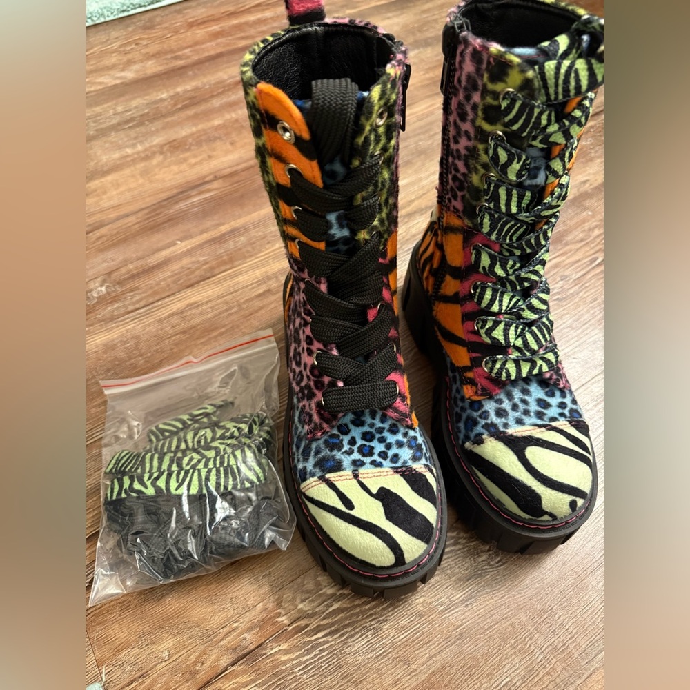 Party animal zebra , cheetah print furry combat platform Boots - Picture 2 of 4